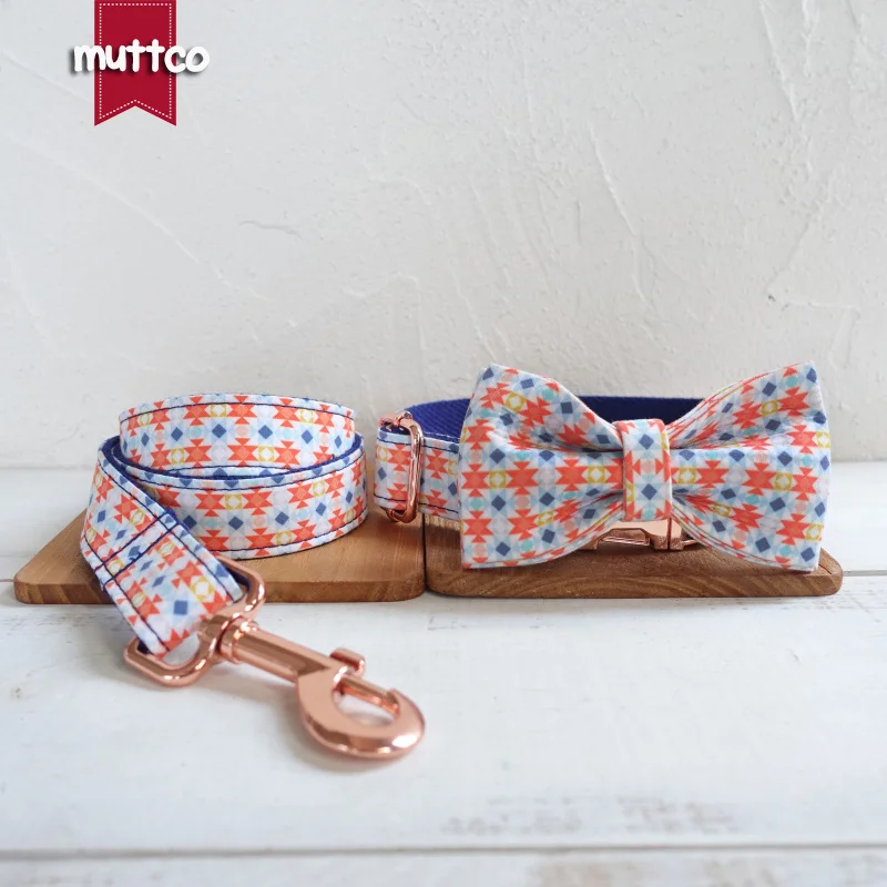 MUTTCO drobno Britanski slog ovratnik ročno SVETILKA plaid fashion pes ovratnik vrvici nastavite z lok kravato 5 velikosti UDC056M